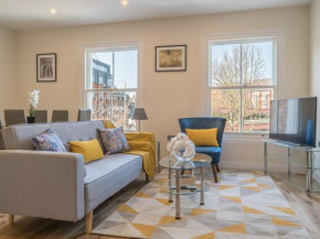 Pass the Keys Renovated Victorian Apartment In Ealing